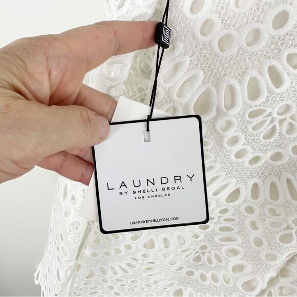 Laundry by Shelli Segal White Eyelet Cold Shoulder Dress w/Bell Sleeves Sz 2 - Picture 15 of 16